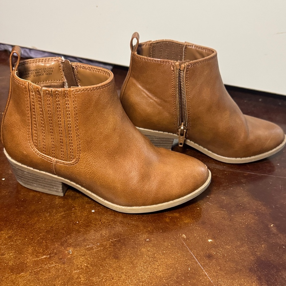Old Navy Tan Kids Ankle Boots